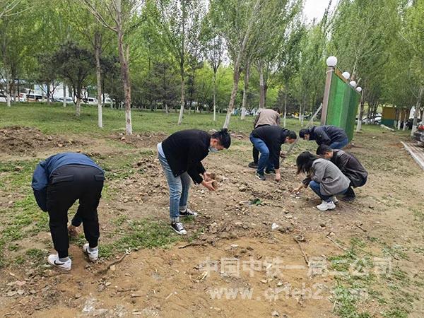 沈阳市元江街快速路项目义务劳动 (2) 沈阳市元江街快速路项目义务劳动 (2)